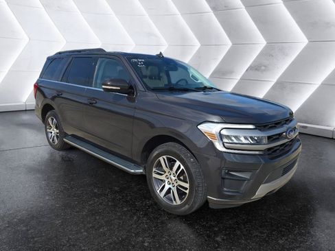 Used 2022 Ford Expedition XLT AWD/4WD image 3
