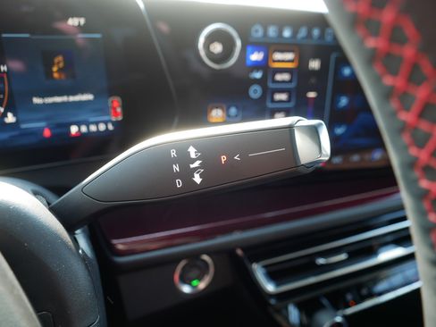 Certified 2026 Chevrolet Traverse RS image 24