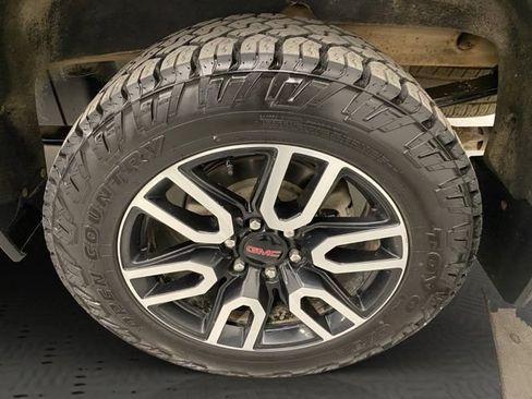 Used 2024 GMC Sierra 1500 AT4 w/ Technology Package AWD/4WD image 39