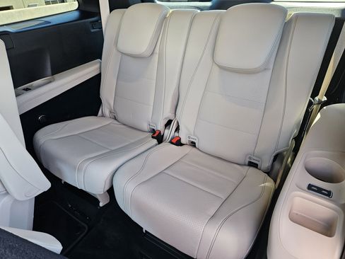 Certified 2025 Mercedes-Benz GLS 450 4MATIC image 31