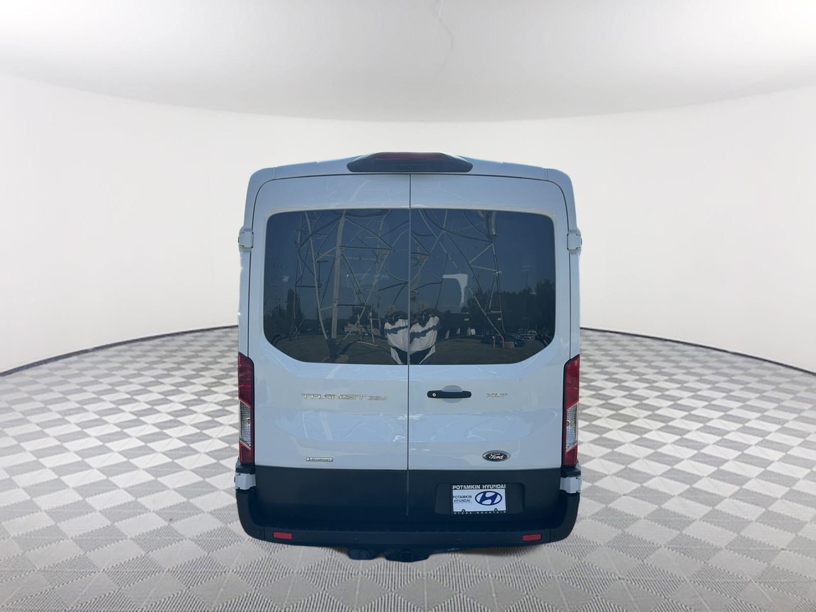 Used 2022 Ford Transit 350 XLT RWD image 6