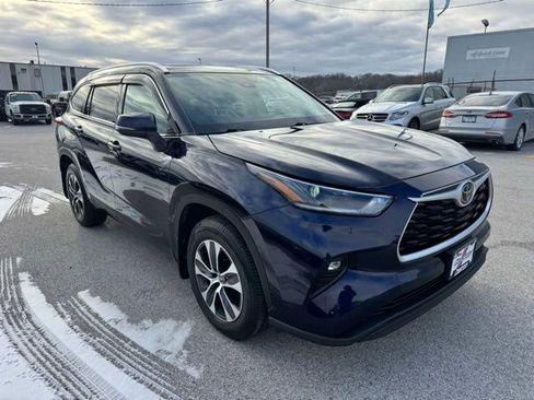 Used 2021 Toyota Highlander XLE image 5