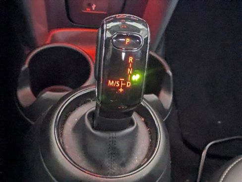 Used 2021 MINI Cooper 2-Door Hardtop w/ Storage Package image 12