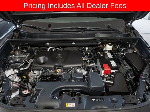 Used 2024 Toyota RAV4 LE FWD image 17