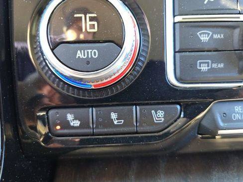 Used 2023 GMC Yukon XL Denali w/ Advanced Technology Package image 13