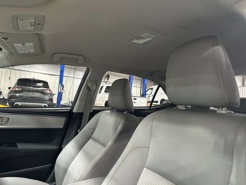 Used 2015 Toyota Corolla LE FWD image 20