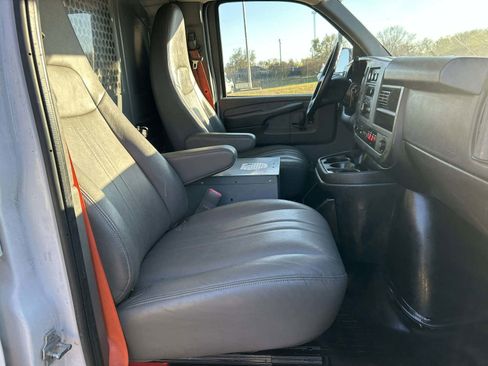 Used 2014 Chevrolet Express 2500 image 15