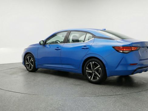 Used 2025 Nissan Sentra SV image 6