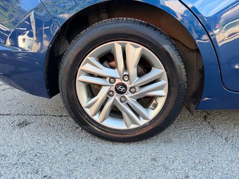 Used 2020 Hyundai Elantra SEL FWD image 23