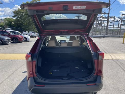 Used 2020 Toyota RAV4 XLE w/ Convenience Package AWD/4WD image 13