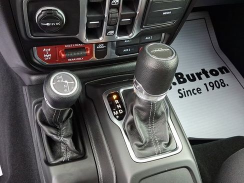 New 2026 Jeep Gladiator Mojave image 10