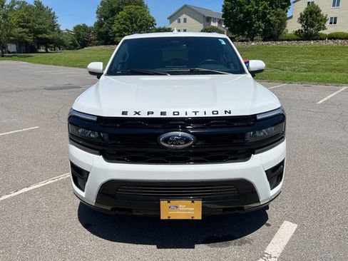 Certified 2023 Ford Expedition Limited AWD/4WD image 3