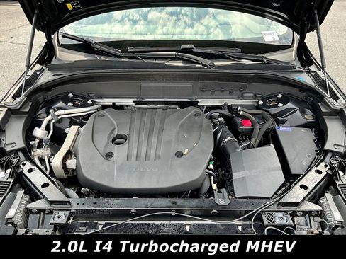 Used 2022 Volvo XC60 B5 Momentum AWD/4WD image 30