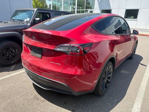 Used 2022 Tesla Model Y Long Range AWD/4WD image 4