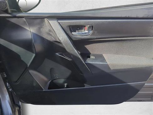 Used 2019 Toyota Corolla LE image 23