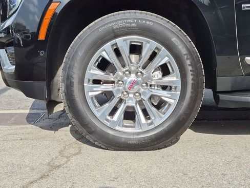Used 2025 GMC Yukon Denali AWD/4WD image 26