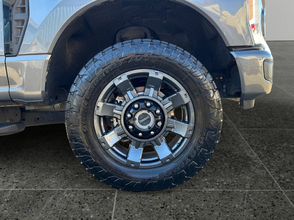 Used 2023 Ford F250 Lariat w/ Sport Appearance Package AWD/4WD image 9