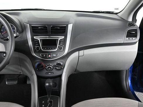 Used 2016 Hyundai Accent SE image 9