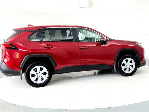 Used 2025 Toyota RAV4 LE AWD/4WD image 6