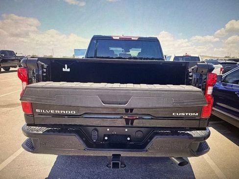 Used 2025 Chevrolet Silverado 2500 Custom w/ Custom Value Package AWD/4WD image 11