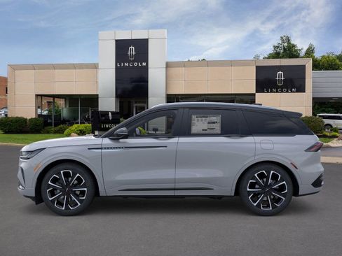 New 2026 Lincoln Nautilus Reserve image 4