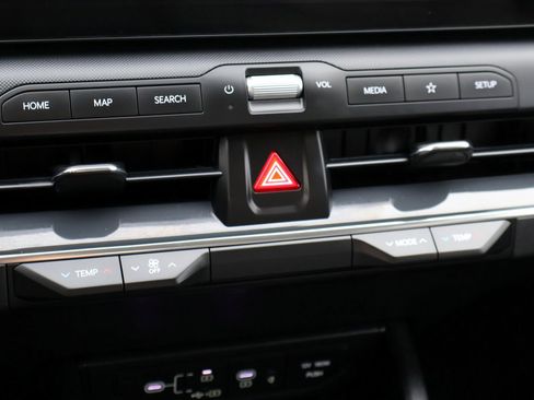 Used 2025 Kia K4 EX FWD image 25