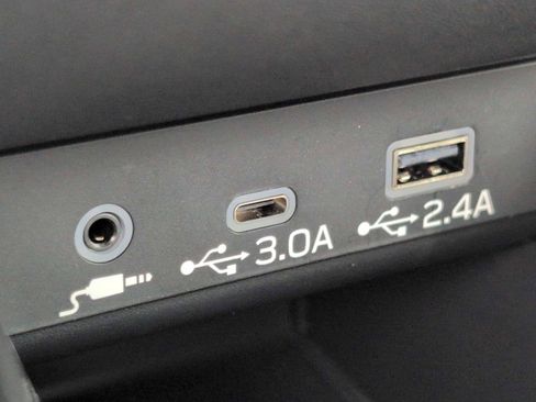 Used 2025 Subaru Legacy Premium image 29