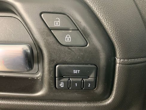 Used 2021 Chevrolet Silverado 1500 LTZ AWD/4WD image 17