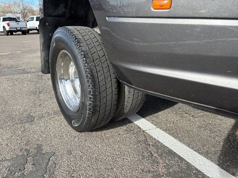 Used 2017 RAM 3500 Tradesman w/ Chrome Appearance Group image 9