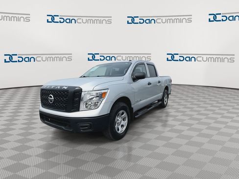 Used 2019 Nissan Titan S AWD/4WD image 4