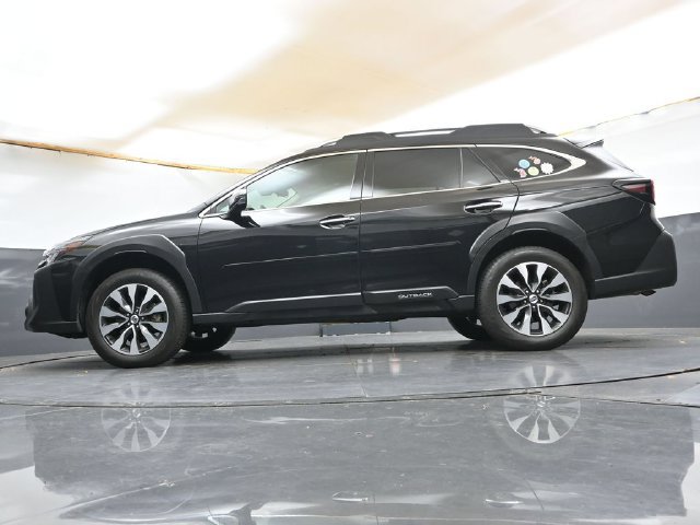 Used 2024 Subaru Outback Touring AWD/4WD image 31