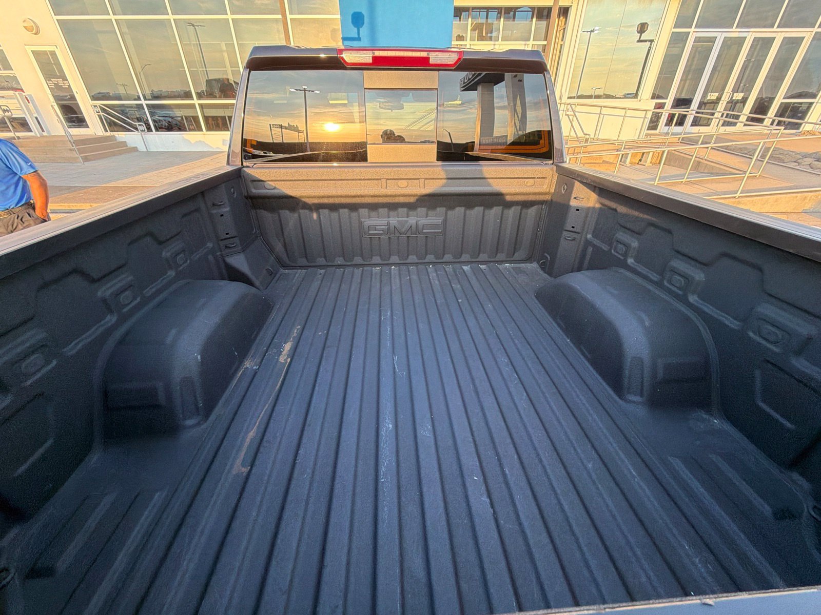 Used 2025 GMC Sierra 1500 Elevation w/ Elevation Premium Package AWD/4WD image 18