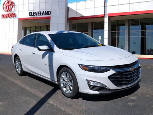 Used 2024 Chevrolet Malibu LT image 2