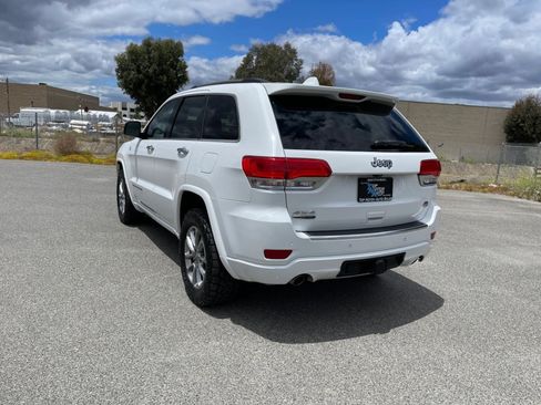 Used 2015 Jeep Grand Cherokee Overland w/ Advanced Technology Group AWD/4WD image 7