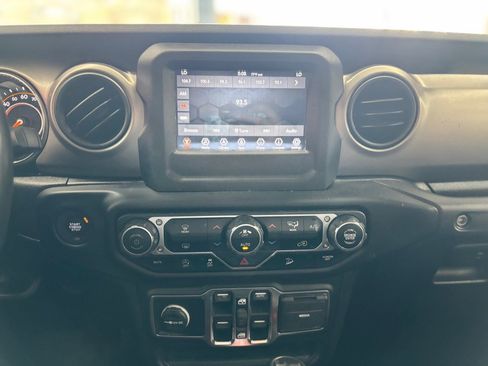 Used 2019 Jeep Wrangler Unlimited Sport S AWD/4WD image 26