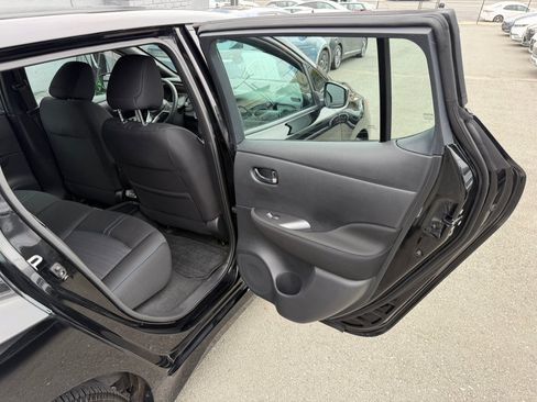 Used 2025 Nissan Leaf S FWD image 38