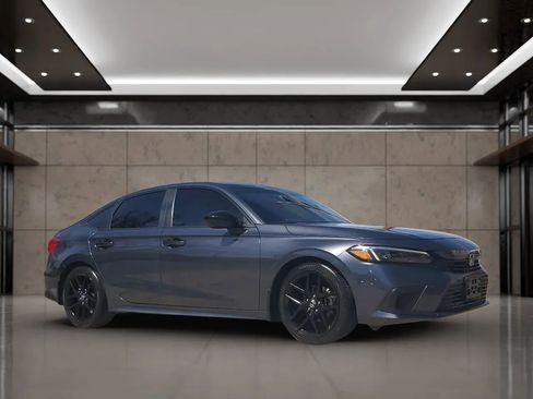 Used 2023 Honda Civic Sport image 4