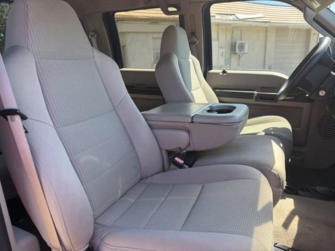 Used 2008 Ford F550 4x4 Crew Cab Super Duty image 11