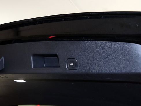 Used 2024 GMC Acadia Elevation image 32