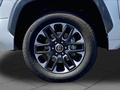 Used 2024 Toyota Tundra Limited AWD/4WD image 10