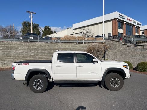 Used 2023 Toyota Tacoma image 2