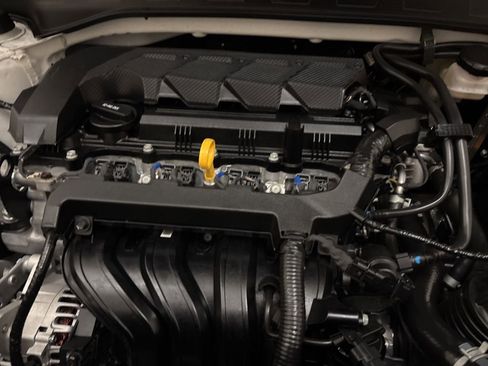 Certified 2025 Hyundai Venue SEL image 24