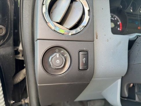 Used 2016 Ford F750 2WD Regular Cab Super Duty image 17