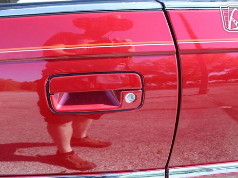 Used 2000 Cadillac Eldorado ESC w/ Comfort/Convenience Pkg image 36