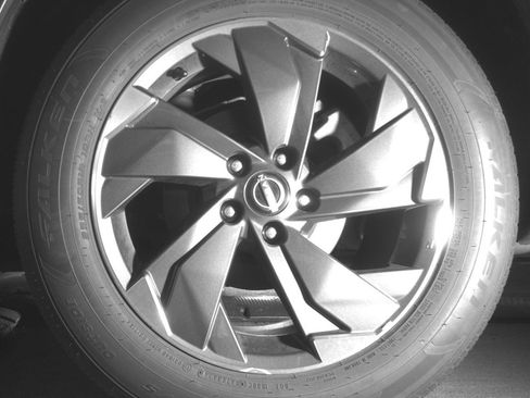 Used 2025 Nissan Rogue SV FWD image 14