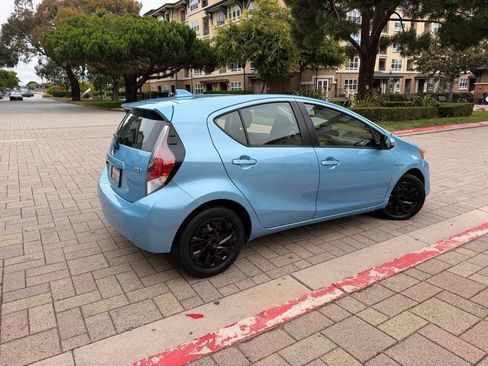 Used 2016 Toyota Prius C Two FWD image 9