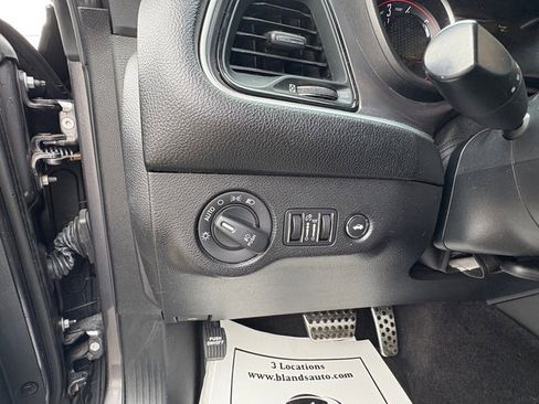 Used 2019 Dodge Challenger R/T image 21