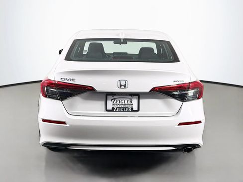 Used 2023 Honda Civic Sport image 6