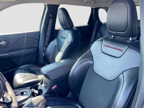 Used 2022 Jeep Cherokee Trailhawk w/ Comfort/Convenience Group image 20