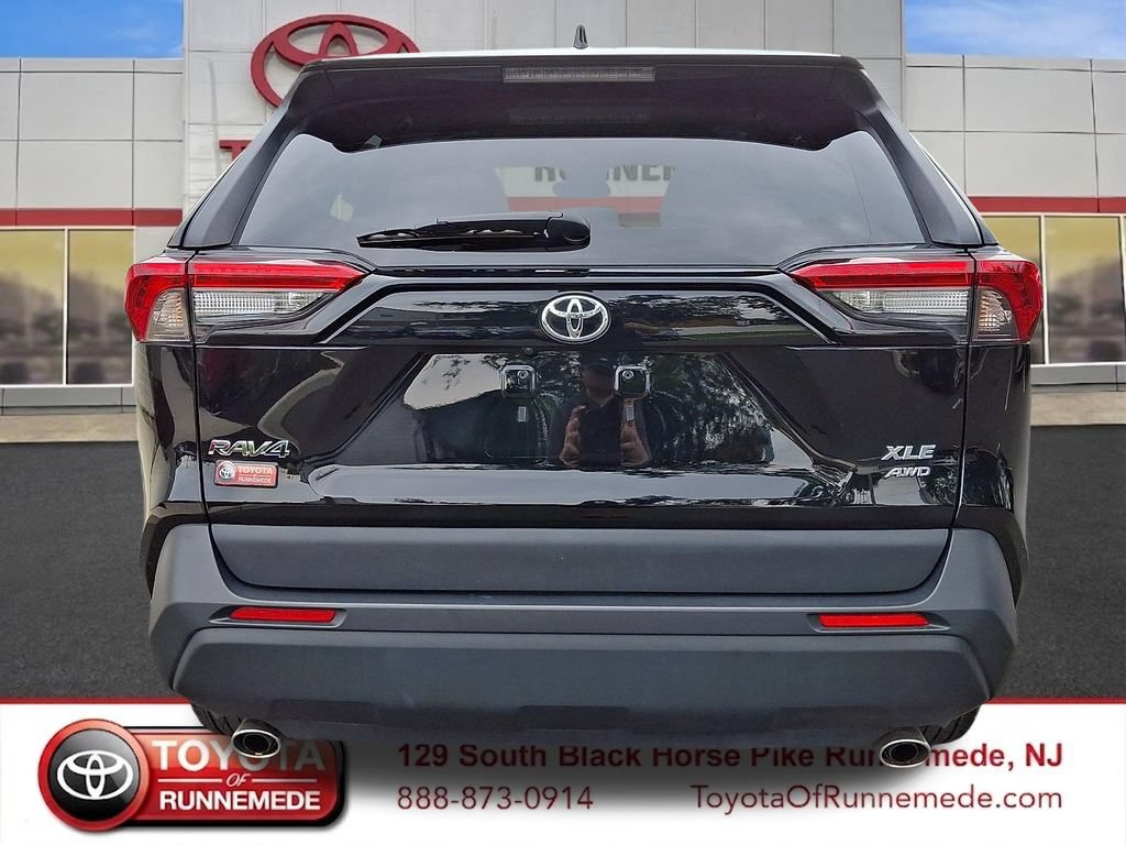 Certified 2025 Toyota RAV4 XLE AWD/4WD image 5